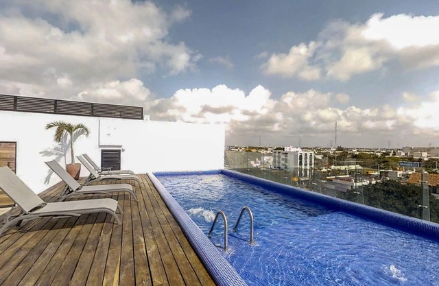 Brandneue Wohnung mit Meerblick und zwei Pools auf der Dachterrasse und Spa - in Strandnähe
