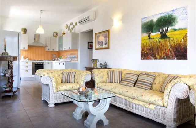 Wohnung neu renovierte 2 Minuten vom wunderschönen Strand Monello