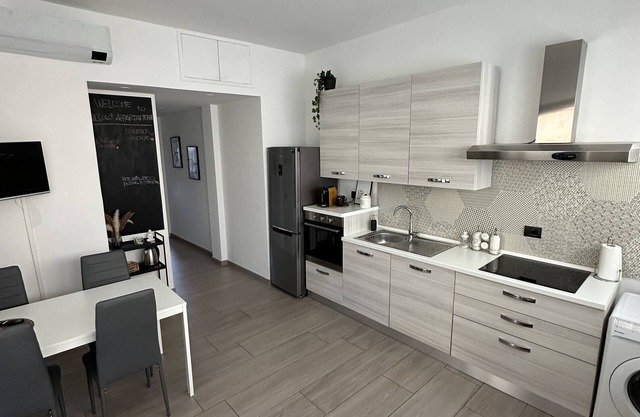 Apartment 'Niccolo's Firenze' with Private Terrace, Wi-Fi and Air Conditioning