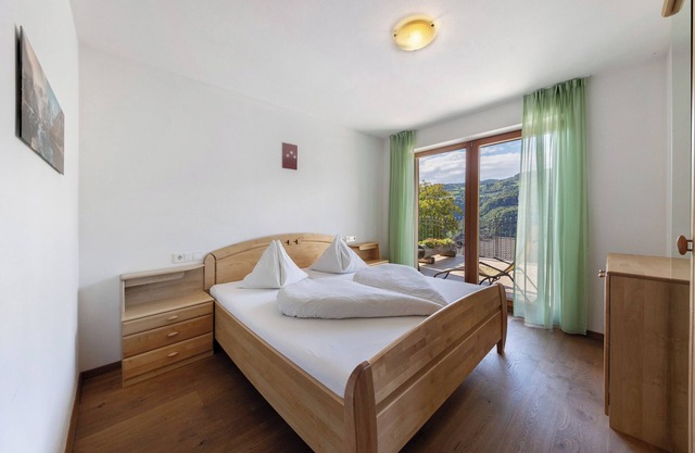 Ferienwohnung 'Obertrisaierhof Wohnung 2' mit Bergblick, privater Terrasse und WLAN