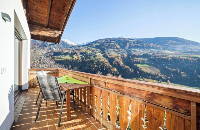 Ferienwohnung Oberegghof Hirzer mit Bergblick, Pool und WLAN