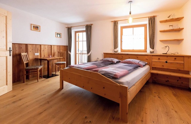 Ferienwohnung 'Oberfahrerhof Stoanerne Mandl' mit Bergblick, Gemeinschaftsterrasse und Wi-Fi