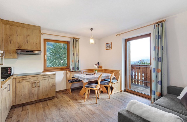 Ferienwohnung "Oberhof Lärchenwald" mit Bergblick, Balkon und WLAN
