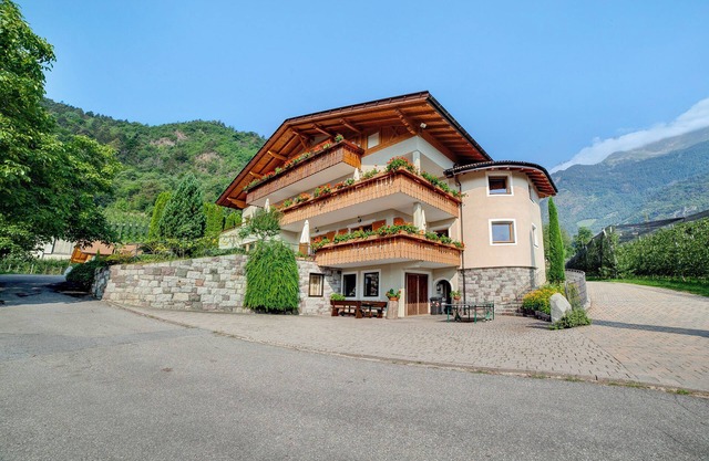 Ferienwohnung 'Obermoarhof Mutspitze' mit Bergblick, Gemeinschaftsgarten und WLAN