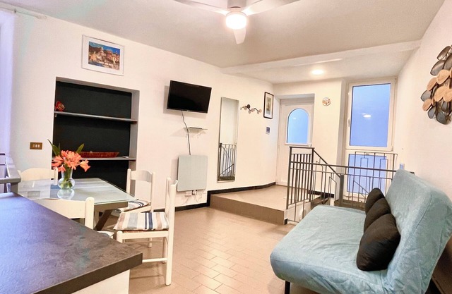 Apartment on 2 levels in the historic center of Corniglia