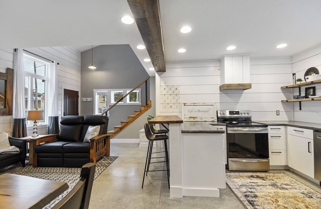 Modern Farmhouse Apartment in Sugarcreek!
