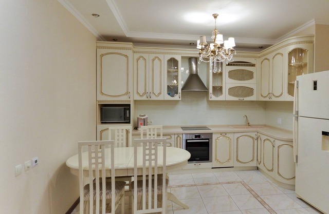 Wohnung auf Dostyk mit 3 Schlafzimmer