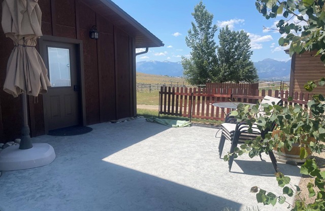 Apartment on Private Small Ranch - Sapphire Mtns