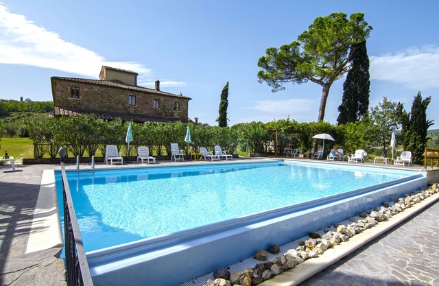 Fewo Rosa in Torrita, Pool, schöner Blick,familienfreundlich,Dorfnah, bis 4 Pers
