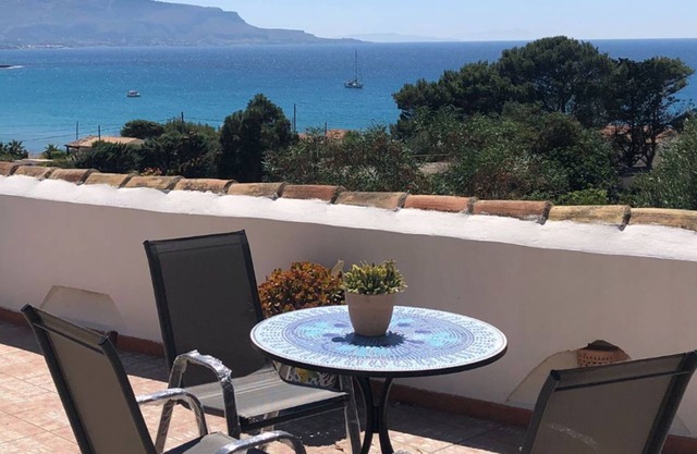 Ferienwohnung "Open Space Sul Mare" mit Meerblick, 3 Terrassen & WLAN
