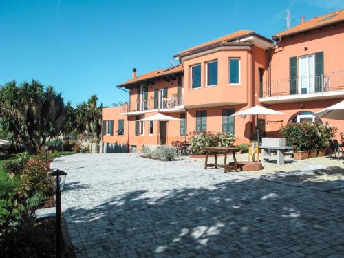 Apartment Orange - SLR353 by Interhome