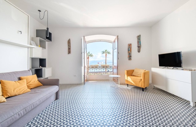 Ferienwohnung 'Orlando' mit Meerblick, Wi-Fi und Klimaanlage