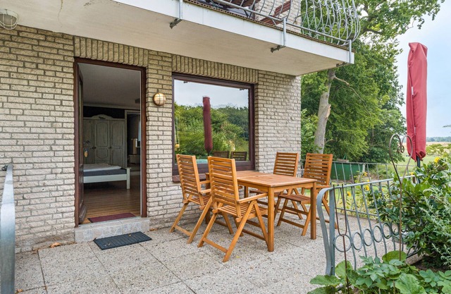 Ferienwohnung 'Ostseeblick Fewo 8' mit Privatterrasse, Garten und Wi-Fi