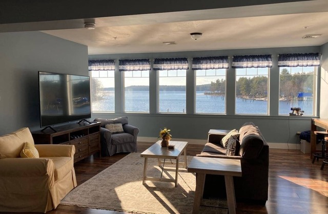Apartment Overlooking Brandy Pond w/ Boat Slip
