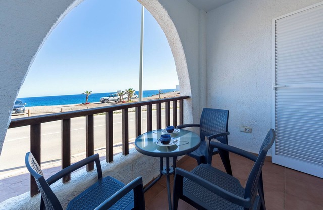 Ferienwohnung 'Paraiso Escondido, 1 Linea De Playa' mit Meerblick, Wi-Fi und Klimaanlage