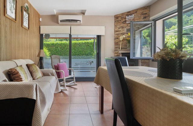 Apartment 'Palheiro' with Lake View, Wi-Fi and Air Conditioning