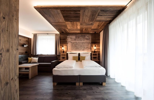 Ferienwohnung 'Panorama - Die Schmugglersuite Ll' mit Bergblick, Gemeinschaftsterrasse und Wi-Fi