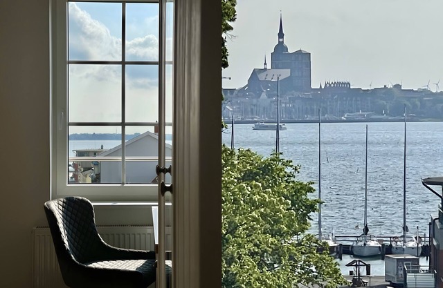 Apartment 'Panoramablick' with Sea View, Balcony and Wi-Fi
