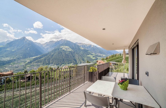 Ferienwohnung 'Panoramawohnung Bergerweg' mit Bergblick, WLAN und Terrasse