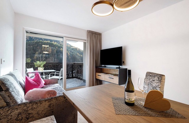 Ferienwohnung 'Paradeis Apartments A20' mit Bergblick, Balkon und Wi-Fi