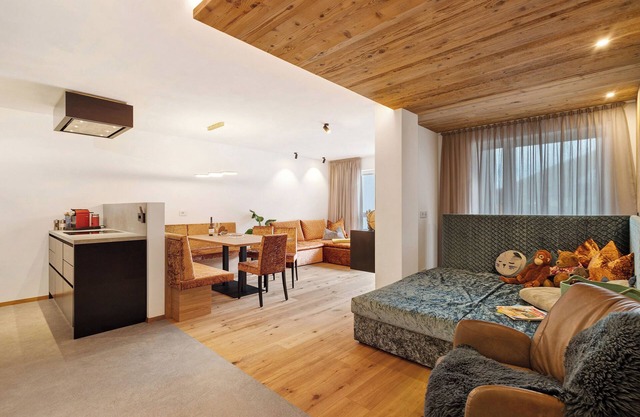 Ferienwohnung 'Paradeis Apartments A17' mit Bergblick, Balkon und Wi-Fi