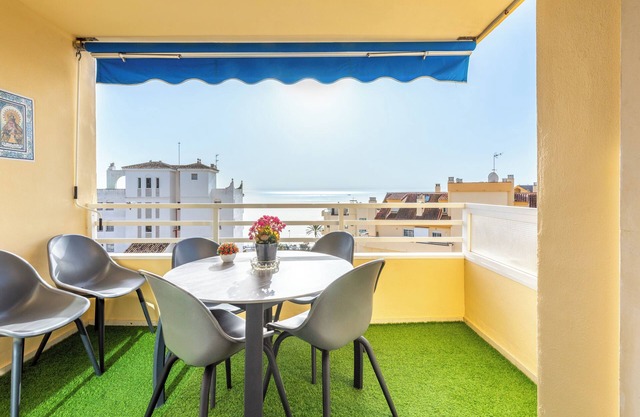 Ferienwohnung "Paradies" am Strand mit Pool, Tennisplatz, Terrasse & WLAN