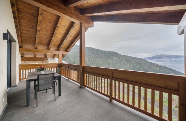 Ferienwohnung 'Parliflhof Apt Langfenn' mit Bergblick, Gemeinschaftsgarten und WLAN