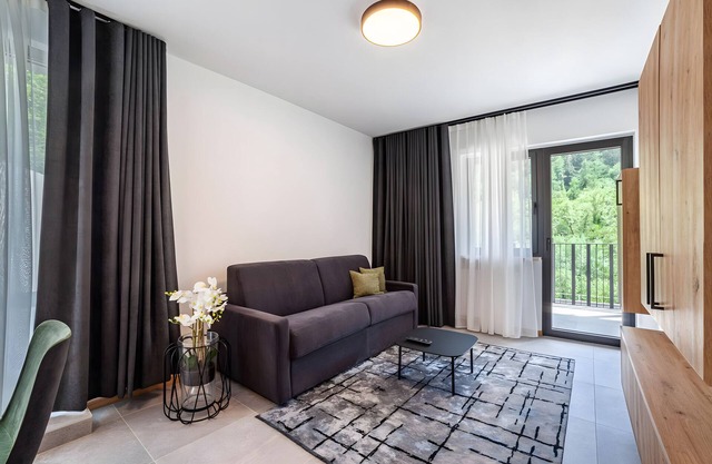 Ferienwohnung 'Pauli 3' mit Bergblick, Gemeinschaftsgarten und Wi-Fi