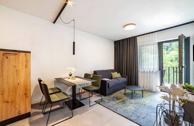 Ferienwohnung 'Pauli 4' mit Bergblick, Gemeinschaftsgarten und Wi-Fi