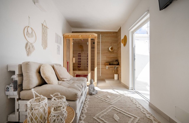 Ferienwohnung 'Perla mit SPA' mit privater Terrasse, WLAN und Klimaanlage