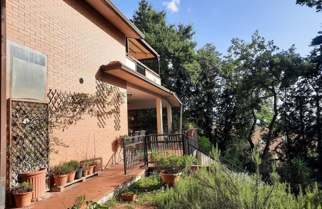 Ferienwohnung 'Perugia Mansarda In Villa' mit privater Terrasse, Gemeinschaftsgarten und WLAN