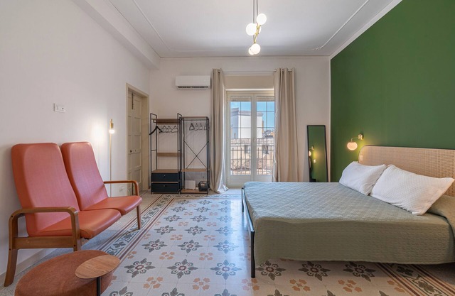 Apartment 'Petros' with Balcony, Wi-Fi and Air Conditioning
