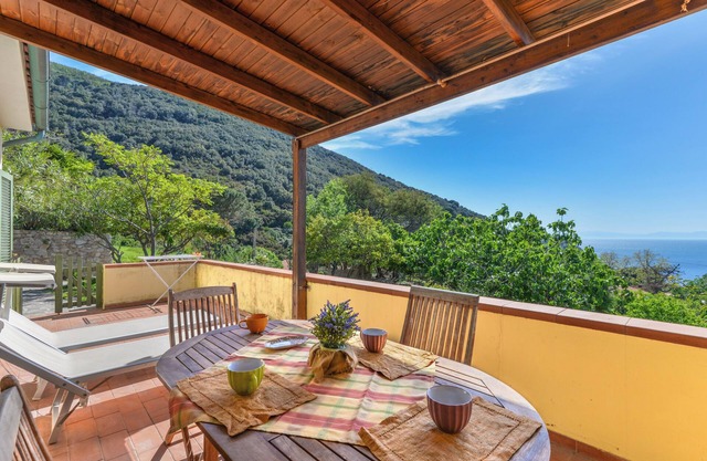 Ferienwohnung 'Pettirosso Casa Vai' mit Meerblick, WLAN und Klimaanlage