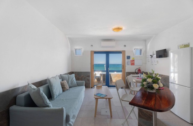 Ferienwohnung 'Playa Azul - 4' mit Meerblick, Privatterrasse und Wi-Fi