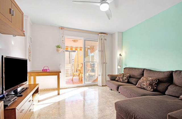 Ferienwohnung 'Playa De Chilches' mit privater Terrasse und Balkon