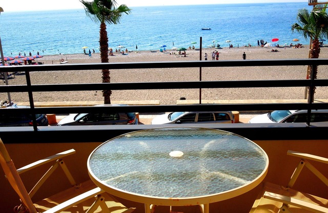 Polyphem Wohnung am Strand mit Meeresblick- Letojanni, Sizilien
