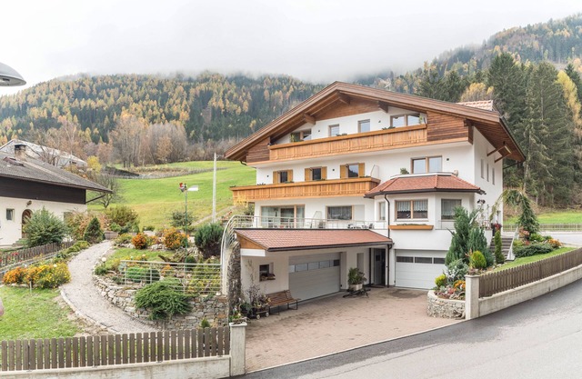Ferienwohnung "Pramstaller Kron" mit Bergblick, WLAN, Terrasse und Garten