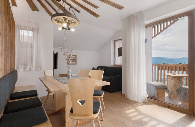 Ferienwohnung 'Prielerhof Sunrise' mit Bergblick, privater Terrasse und Wi-Fi