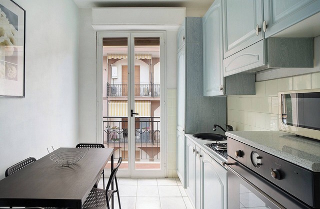 Apartment 'Quadrilocale Tulipano' with Sea View and Balcony