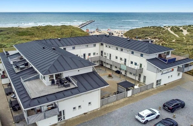 Apartment Radica - 50m from the sea by Interhome