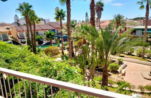 Apartment 'Reya' with Private Terrace, Shared Garden and Wi-Fi
