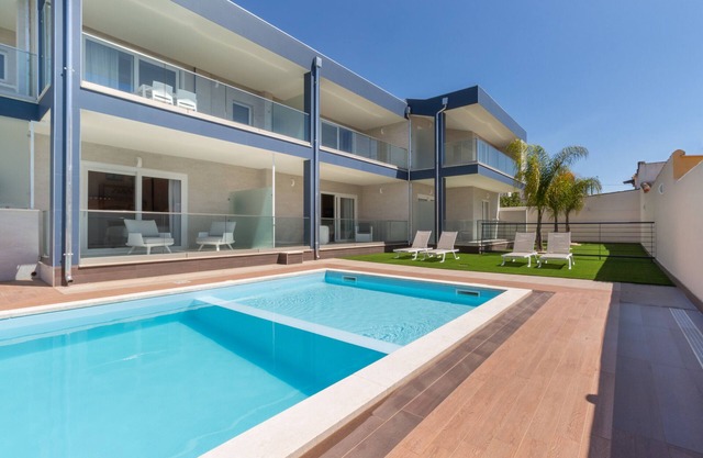 Apartment "Residence Meridian Unità 6" in Strandnähe mit Bergblick, Pool, A/C, WLAN und Balkon