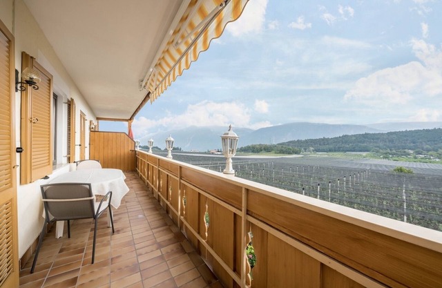 Ferienwohnung "Residenz Kronstein - 6" mit Balkon, Gemeinschaftsgarten und Blick auf die Berge