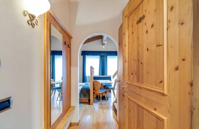 Ferienwohnung 'Residenz Priska Apt 4 Personen' mit Bergblick, Gemeinschaftsgarten und Wi-Fi
