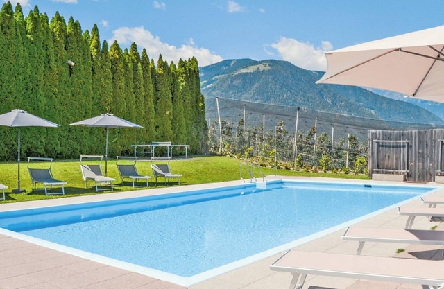 Ferienwohnung 'Residenz Sonnegg 3' mit Bergblick, Gemeinschaftspool und WLAN