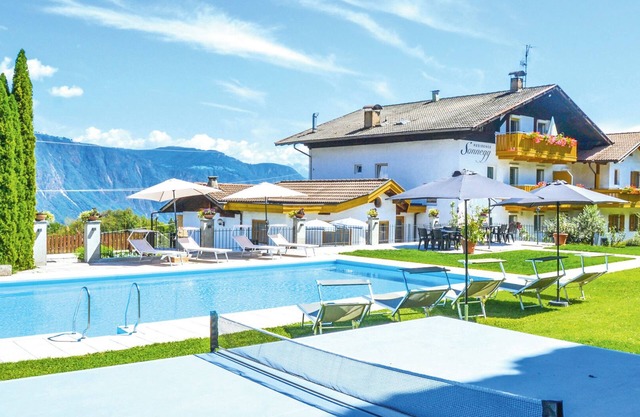 Ferienwohnung 'Residenz Sonnegg 5' mit Bergblick, Gemeinschaftspool und WLAN