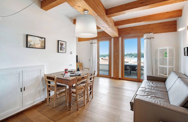 Apartamento 'Rocchetta Flat' con vistas al lago, Wi-Fi y aire acondicionado