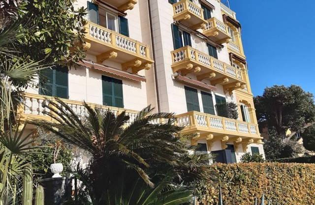 Apartment 'Ros Marinum' with Sea View, Shared Garden and Balcony