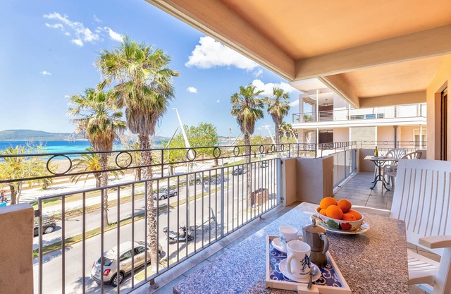 Ferienwohnung "Rosso Marrone" mit Meerblick, privater Terrasse und WLAN