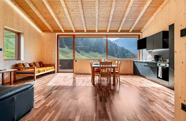 Ferienwohnung 'Rumwaldhof Enzian' mit Bergblick, Gemeinschaftsterrasse und Wi-Fi